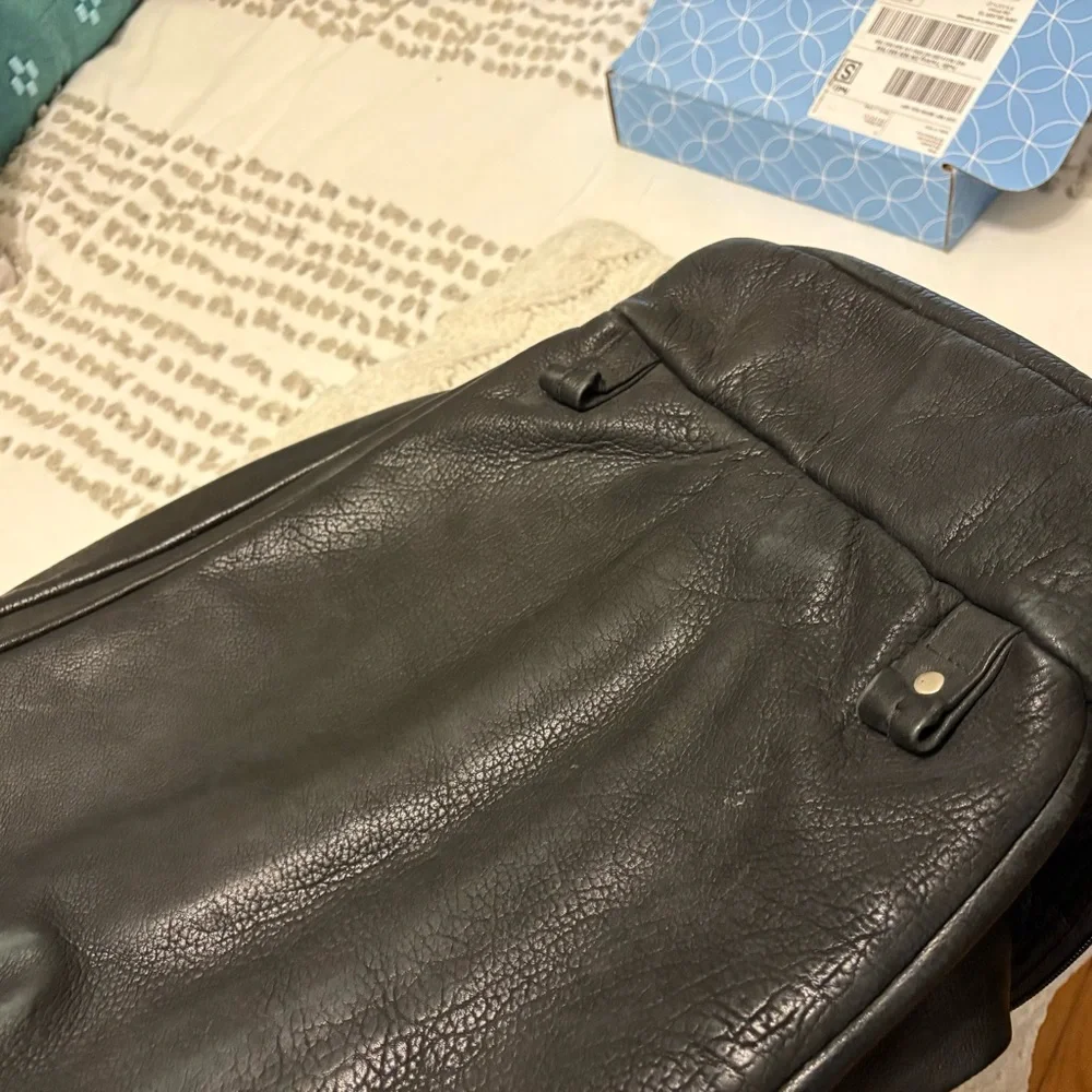 Men's Black Leather Duffel - Picture 4 of 7